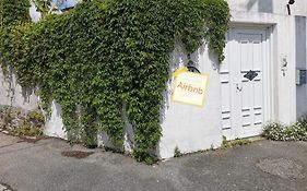 A Quelques Pas Du Moulin Blanc